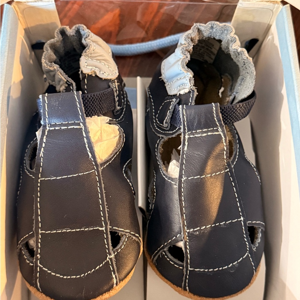 Robeez soft sole fisherman sandals